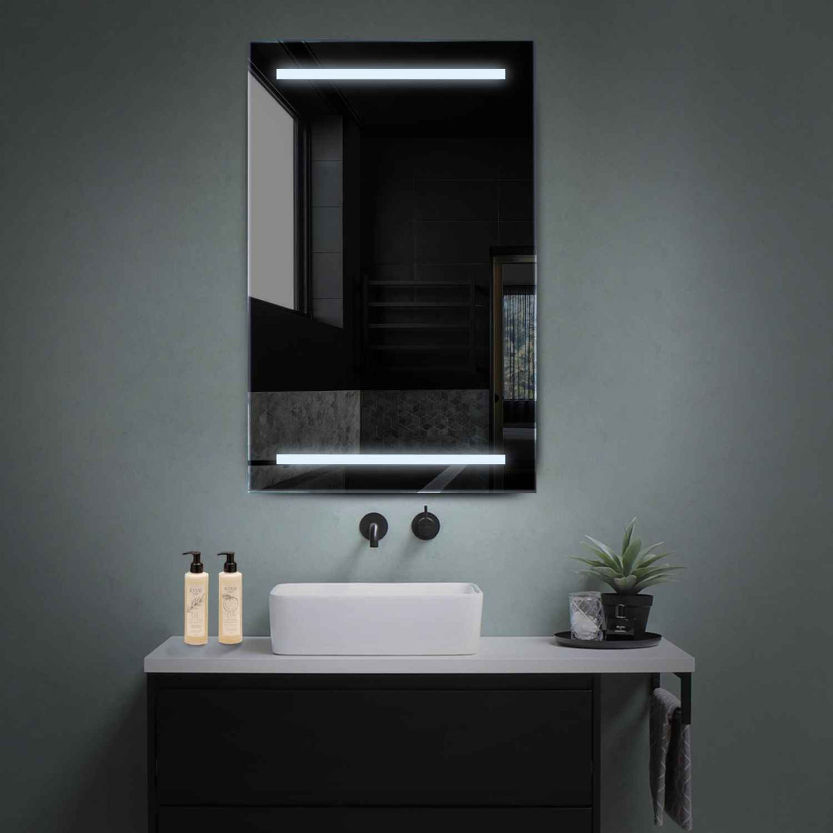 Espejo LED Vertical | Control por interruptor de pared | Luz blanca fría - Reyze Seria Salono Model 4